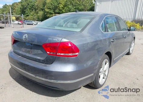 2015 Volkswagen Passat 2.0L Tdi Sel Premium z USA, uszkodzony, nr VIN 1VWCV7A3XFC095462
